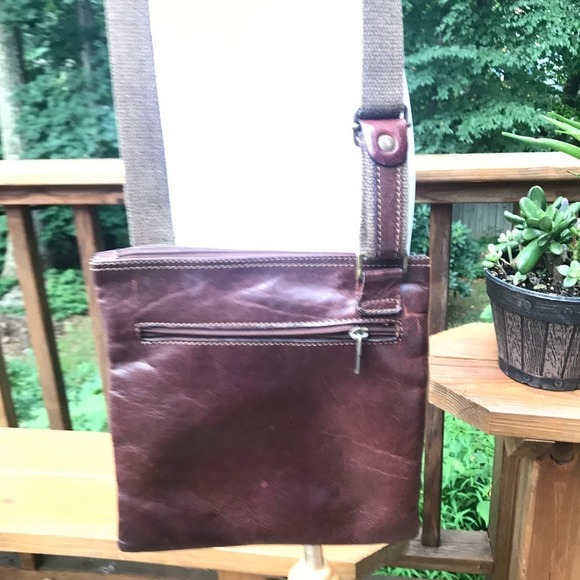 Lanchas Paris Brown Leather Crossbody - Picture 3 of 12